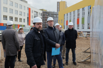 Юрий Станкевич проверил ход строительства школы в Новой Кузнечихе и капремонта гимназии №25 в Нижнем Новгороде
