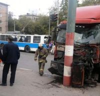 В Н.Новгороде в результате столкновения троллейбуса и фуры пострадали 4 человека