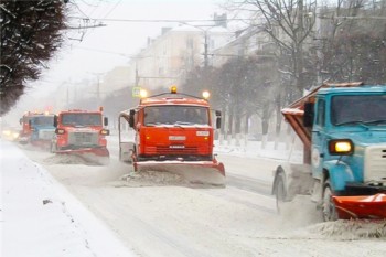 Последствия сильнейшего снегопада ликвидируют в Чебоксарах