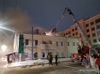 ОКН &quot;Дом Котельникова&quot; горит в центре Нижнего Новгорода (ВИДЕО)