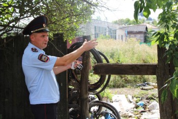 Полицейский в Арзамасе Нижегородской области спас пенсионера из горящего дома