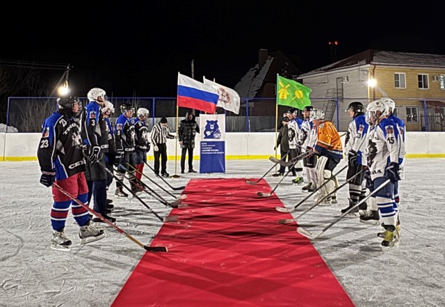 В Володарске торжественно открыли универсальную спортплощадку