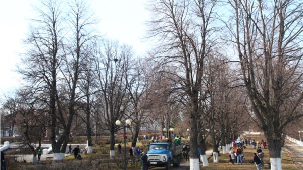 Около 200 человек приняли участие в экологическом мероприятии в сквере им. К. Иванова г. Чебоксары Около 200 человек приняли участие в экологическом мероприятии в сквере им. К. Иванова г. Чебоксары