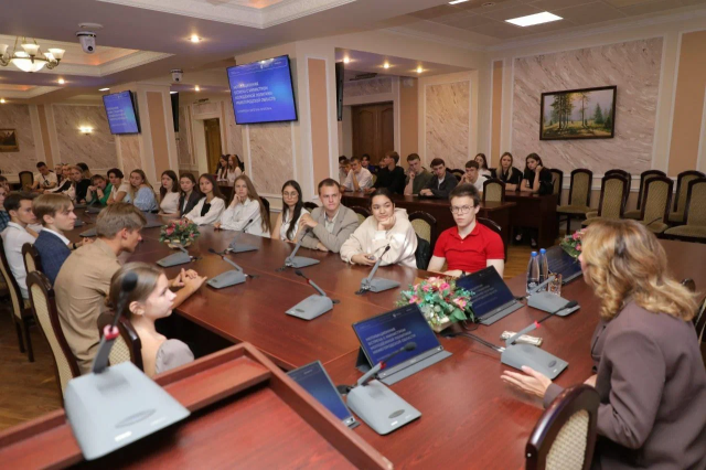 Светлана Ануфриева рассказала студентам о молодежной политике в регионе в рамках акции «Поделись своим знанием» Светлана Ануфриева рассказала студентам о молодежной политике в регионе в рамках акции «Поделись своим знанием»