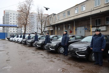 Сотрудникам ГУФСИН по Нижегородской области вручили 17 автомобилей