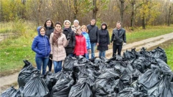 Сотрудники управления образования и подведомственных учреждений г. Чебоксары приняли участие в общегородском субботнике