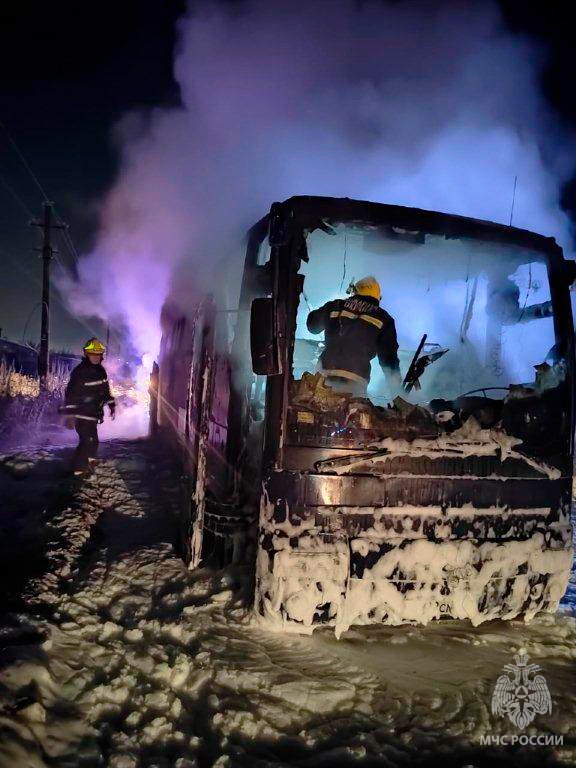 Следовавший по маршруту № 44 автобус сгорел в Салавате