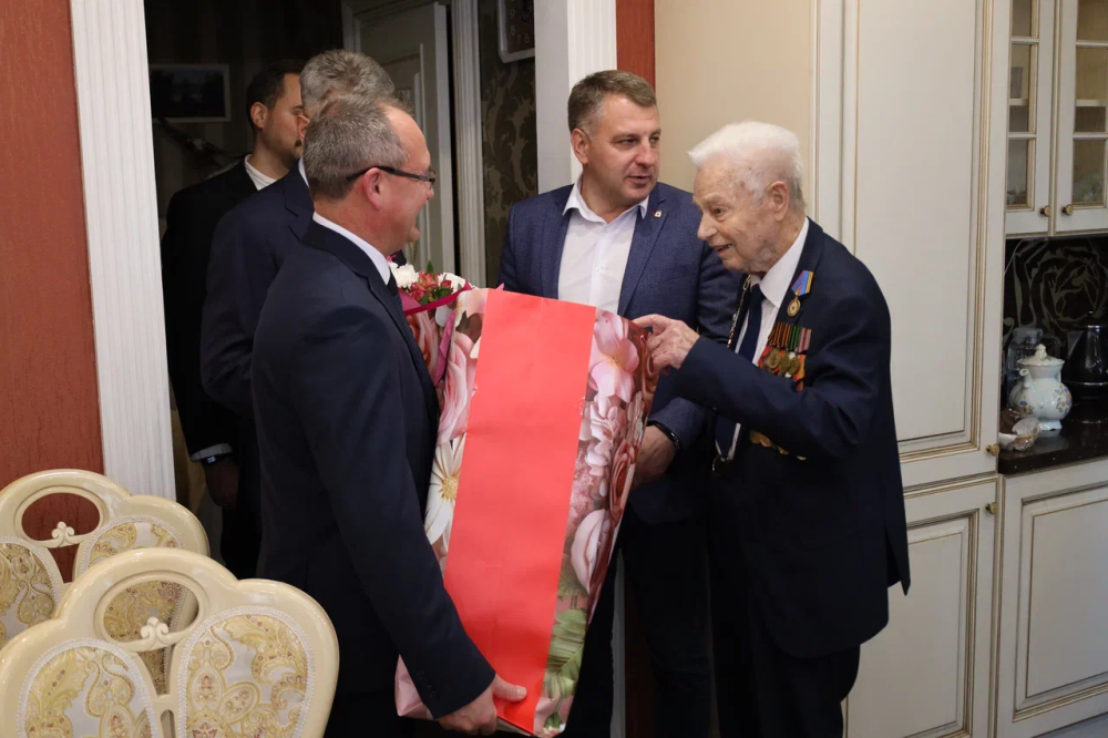 Участник Великой Отечественной войны  Евгений Макаров отметил 100-летний юбилей