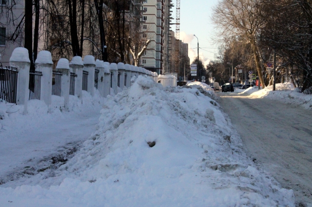 Нижегородской больнице № 35 приходится тратить собственные средства на уборку проезжей части рядом с медучреждением