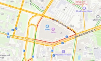 Трамвай занесло на рельсах на площади Лядова в Нижнем Новгороде (ВИДЕО)