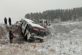 Автобус с пассажирами съехал в кювет в Богородском районе Нижегородской области
