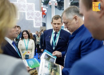 Вице-премьер Марат Хуснуллин оценил кировский стенд на KazanForum