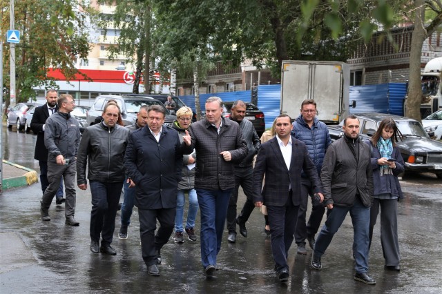 Олег Лавричев провел контрольный объезд территории Советского района