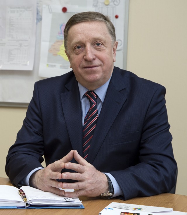 "Вы зарабатываете авторитет для нашего региона через благодарность, признательность и уважение рядовых автомобилистов", - Владимир Солдатенков