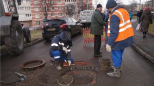 Выявленные в ходе приемки замечания по благоустройству дворовых территорий устраняют в Ленинском р-не Чебоксар