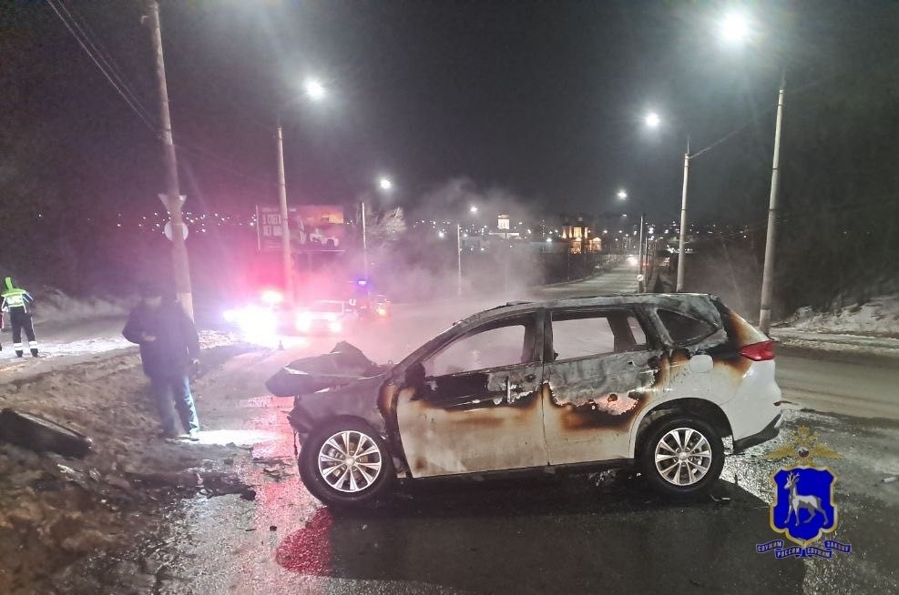 Водитель и пассажир сгорели в автомобиле в Сызрани