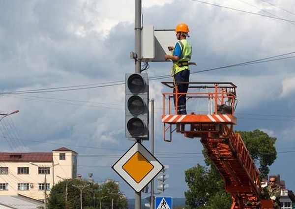 Работа по совершенствованию системы организации дорожного движения ведется в Чебоксарах Работа по совершенствованию системы организации дорожного движения ведется в Чебоксарах