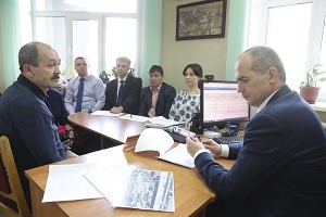 Глава администрации Чебоксар Алексей Ладыков провел прием граждан по личным вопросам Глава администрации Чебоксар Алексей Ладыков провел прием граждан по личным вопросам