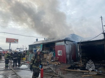 Пожар на Кузбасской в Нижнем Новгороде локализован на 1,15 тыс. кв. м.