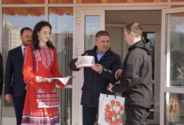 20 детей-сирот получили ключи от квартир в Чебоксарах 20 детей-сирот получили ключи от квартир в Чебоксарах