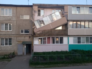 Балкон обрушился в многоквартирном доме в Нижегородской области