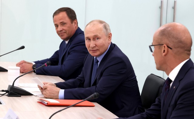 Президент Владимир Путин провёл заседание ВПК в Ижевске