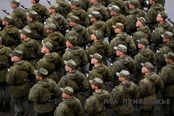 Госдума отменила верхний возрастной предел для военной службы по контракту