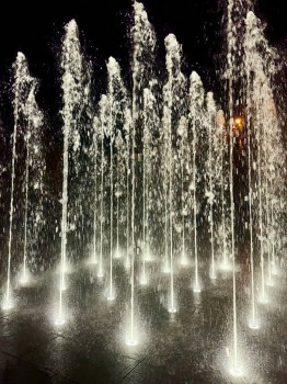 Поющий &quot;Сормовскую лирическую&quot; фонтан открыли в Абхазии