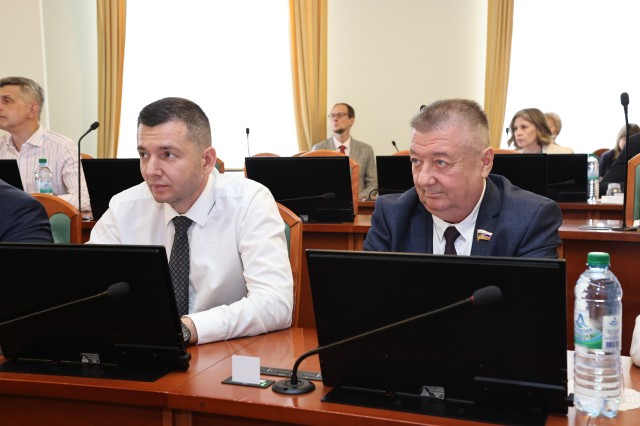  Депутаты ЗС НО обсудили распределение дополнительных 4 млрд рублей в облбюджете