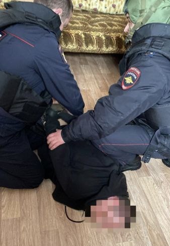 Сельчанина в Чувашии задержали за стрельбу из страйкбольного автомата Сельчанина в Чувашии задержали за стрельбу из страйкбольного автомата