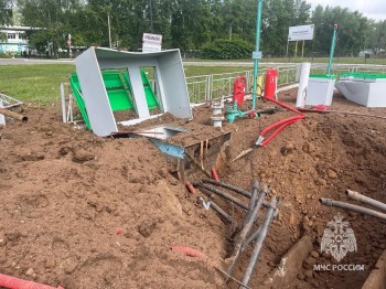 Хлопок бензина произошел на АЗС "Башнефти" в Нефтекамске во время ремонта Хлопок бензина произошел на АЗС "Башнефти" в Нефтекамске во время ремонта