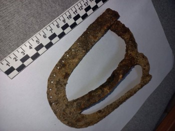 Маска от боевого шлема найдена при проведении археологических работ в Городце Нижегородской области