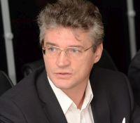 "Срыв первого заседания Заксобрания носит демонстративный характер и связан с интересами местного олигархата", - Евгений Семенов