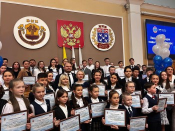 84 школьника и студента получат именную стипендию главы города Чебоксар