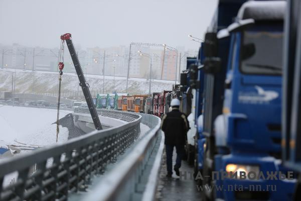 Депутаты Думы Нижнего Новгорода предлагают запретить въезд в город грузовых автомобилей с массой более 12 тонн Депутаты Думы Нижнего Новгорода предлагают запретить въезд в город грузовых автомобилей с массой более 12 тонн