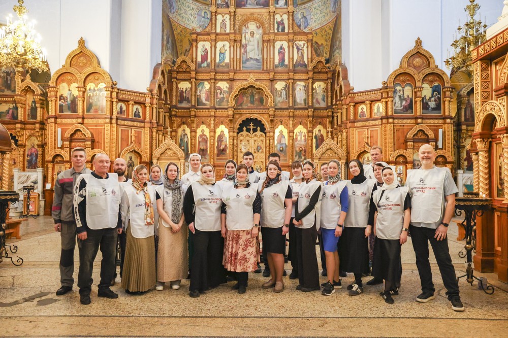 Волонтёры «Маринс Групп» приняли участие в подготовке Спасо-Преображенского собора к Пасхе