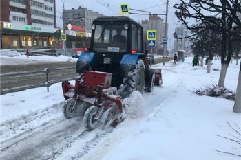 Более 1,1 тысячи рабочих и 153 единицы техники задействовано на ликвидации последствий сильного снегопада в Чебоксарах