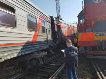 Следователи в Уфе выясняют обстоятельства схода двух железнодорожных вагонов поезда