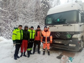 Дорожники спасли иранских дальнобойщиков в Нижегородской области от мороза