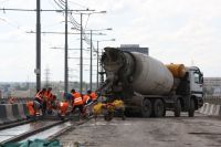 Очередной перенос открытия трамвайного движения по Молитовскому мосту в Нижнем Новгороде объяснили необходимостью соблюдения техники безопасности