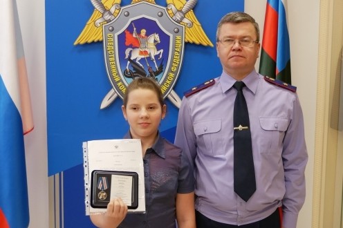Юную жительницу Ульяновской области наградили медалью за спасение  