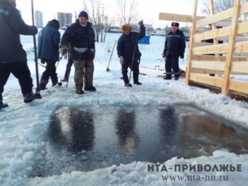 Установка крещенских купелей началась на Гребном канале Нижнего Новгорода