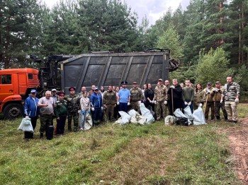 Около 50 кубометров мусора вывезли с территории Городецкого лесничества в ходе акции «Чистый лес» Около 50 кубометров мусора вывезли с территории Городецкого лесничества в ходе акции «Чистый лес»