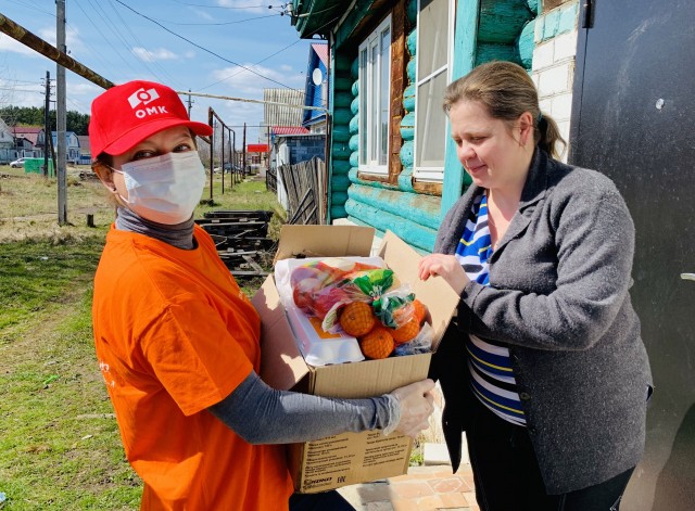 Депутат Государственной Думы Наталья Назарова передала продуктовые наборы выксунским многодетным семьям Депутат Государственной Думы Наталья Назарова передала продуктовые наборы выксунским многодетным семьям