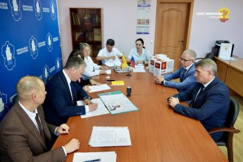Олег Николаев подал документы на регистрацию кандидатом на должность главы Чувашии Олег Николаев подал документы на регистрацию кандидатом на должность главы Чувашии