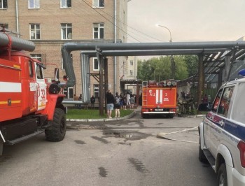 Более 300 человек эвакуировали из горящего общежития ННГУ в Нижнем Новгороде Более 300 человек эвакуировали из горящего общежития ННГУ в Нижнем Новгороде