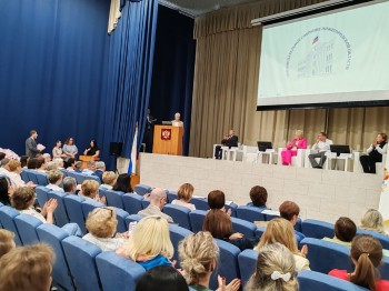 Более 30 медикам и 12 коллективам учреждений здравоохранения Нижегородской области вручили  награды за профессиональные достижения