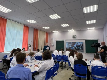 Мелодии Великой Победы звучат в нижегородских школах вместо привычных звонков в мае
