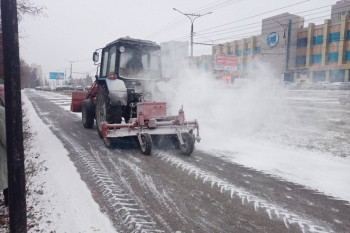 Более 60 единиц коммунальной техники выпущено  на очистку дорог Чебоксар от снега и ликвидацию гололедицы