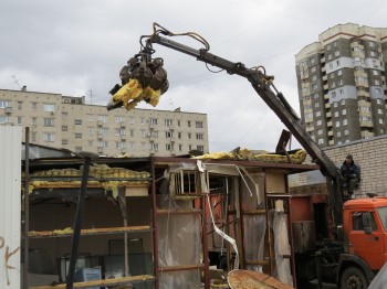 Десять самовольно установленных НТО сносят в Автозаводском районе Нижнего Новгорода